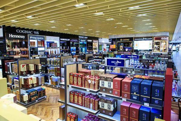 中免首都机场免税店2月11日开业 中国国旅去年业绩稳定增长 酒类经营成亮点